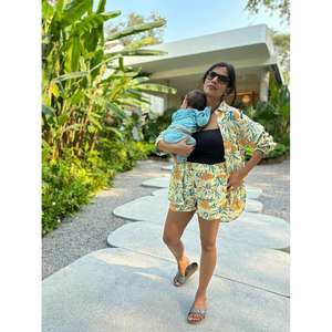 Ensemble coordonné pour femmes Birds of Paradise avec short, composé de deux pièces - Product Image 2