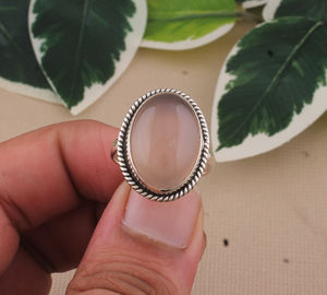 แหวนเงินแท้ 925 ประดับพลอยเทอร์ควอยซ์ทรงรีแบบฝังขอบ งานแฮนด์เมด สไตล์คลาสสิกสำหรับผู้หญิง เสริมสร้างความรักในตัวเอง ขายส่ง - Product Image 1