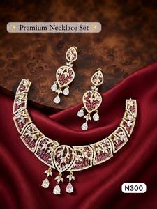Parure de collier de mariée Feuille d'Émeraude Royale avec boucles d'oreilles assorties, plaqué or, bijoux traditionnels pour femme pour mariage et fête - Product Image 3