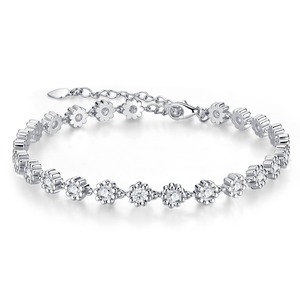 Bracelet en Moissanite de Qualité Supérieure pour Femme, Bijou Élégant et Scintillant Style Tennis, Idéal pour Mariage, Soirée et Anniversaire - Product Image 2