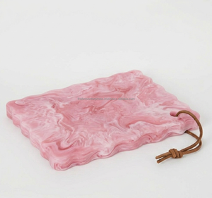 Tabla de cortar de resina epoxi rosa suave de lujo hecha a mano con bordes ondulados para el hogar moderno, hoteles y restaurantes. - Product Image 1