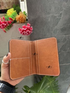 Nouvel arrivage de porte-passeport en cuir sculpté usiné à la main Style occidental unisexe Offre Spéciale accessoires de voyage multifonctions - Product Image 4