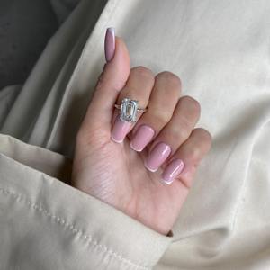 Anillo de Diamante Cultivado en Laboratorio con Corte Esmeralda de 7 Quilates _ Anillo de Compromiso en Oro de 18K _ Diseño Minimalista Elegante _ Certificado IGI F - VVS2 - Product Image 2