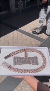 จี้เพชรโมอิสซาไนต์แบบฮิปฮอปสั่งทำพิเศษ พร้อมสร้อยคอแบบ Iced Out เงินแท้ 925 ชุบทอง - Product Image 2