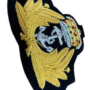 Insignia Real de Corona y Ancla en Hilo de Oro, Hecha a Mano, 3D - Product Image 2