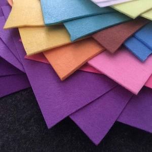 Tissu non tissé respirant à séchage rapide, antibactérien, 100 % polyester, style croisé, uni, imperméable, pour sacs d'hôpital, sacs de voiture, rembourrage de jouets, OEM - Product Image 2