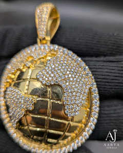 Collier Hip Hop en Or Jaune avec Pendentif Globe, Moissanite et Breloque Couronne en Perle d'Eau Douce pour Fête - Product Image 5