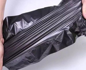 Rollo de basura de plástico HDPE/LDPE, color negro - Product Image 6