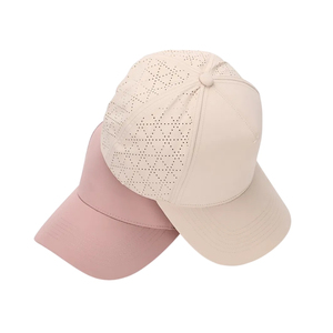 Gorra de Golf Personalizada OEM, Transpirable e Impermeable, con Perforaciones Láser, 5 Paneles, Logotipo Personalizado, Cierre Ajustable de Plástico - Product Image 5