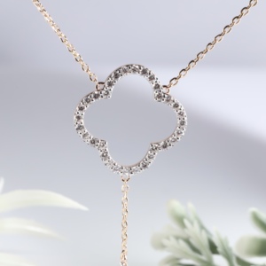 Collar de lujo con colgante de trébol de cuatro hojas con diamantes en oro rosa, brillante, para mujer, joyería fina. - Product Image 4