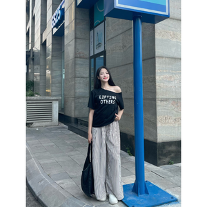 T-shirts pour femmes de qualité supérieure, coupe ajustée, style coréen, étiquette personnalisée, fabriqué au Vietnam, haut à une épaule, compressé, échantillon gratuit - Product Image 4