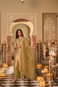 Luxury Kanjivaram Silk Embroidered <b>Kurta</b> With Pant And Dupatta Set For Premium Ethnic Wear <b>Women</b> Collection - Product Image 6
