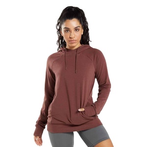 Vente en gros de sweats à capuche pour femmes en molleton doux, personnalisables OEM, respirants, style streetwear, à col à capuche, pour l'hiver, mode féminine, prix abordable - Product Image 1