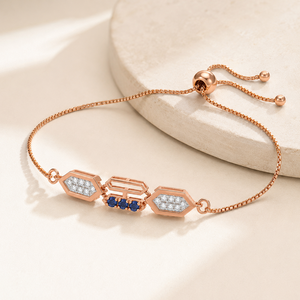Pulsera Geométrica con Diamantes Midnight, Cadena Ajustable en Oro Rosa y Diseño Moderno de Triple Centro - Product Image 1