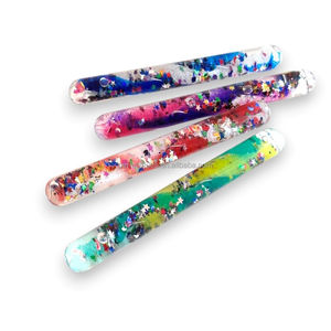Varita de Brillo Líquido en Espiral Acrílica de 13 cm, Juguete Sensorial de Dos Colores, Juguete Educativo Sensorial - Product Image 5
