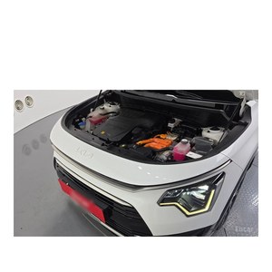 Kia Niro Prestige 2023, 70,247 km, Emisión Euro V, Asientos de Cuero, Volante a la Izquierda, Cámara Trasera - Product Image 6