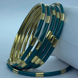 Ensemble de bracelets vintage en métal faits à la main, cadeau de mariage ou de fête, bracelet en résine de qualité supérieure, idéal pour les fêtes. - Product Image 2