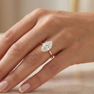 Joyería MAISHA DIAM, Anillo de Compromiso de Oro Blanco, Amarillo y Rosa de 18K con Diamante Cultivado en Laboratorio de Corte Marquesa de 4 Quilates, Certificado por IGI, para Mujer - Product Image 3