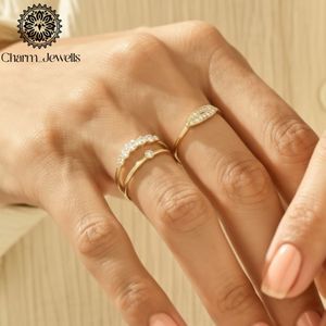 Bague de fiançailles classique en argent plaqué or 14 carats avec moissanite taille coussin, sertie à griffes, certifiée IGI, pour femme - Charm Jewells - Product Image 5