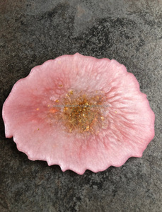 Dessous de verre en résine à motif floral de style moderne Artisanat intemporel Cadeaux de Noël en bois Modèle irrégulier Design Ovale Époxy - Product Image 3