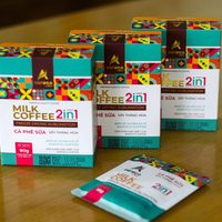 Prêt à boire, mélange de café instantané 2 en 1, fabricant en gros, sachets de 18 g, 5 cristaux de café au lait, OEM/ODM disponible, boîte de 90 g