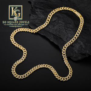 Cadena de eslabones cubanos de moissanita chapada en oro de plata de ley 925 con incrustaciones de circonitas redondas brillantes para hombre y mujer - Product Image 2