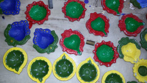 Lámpara de Aceite Diya de Arcilla India Hecha a Mano, Ecológica, Colores Personalizados, para Navidad, Diwali, Festivales, Ceremonias Religiosas, Venta al Por Mayor - Product Image 4