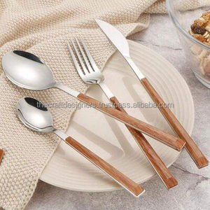 Juego de cubiertos de metal de acero inoxidable Durable y elegante Ideal para cocina moderna y reuniones de cena familiar - Product Image 3