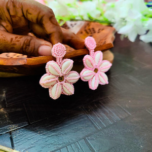 Boucles d'oreilles pendantes multicolores les plus vendues pour unisexe, idéales pour les fêtes et les cadeaux – Achetez maintenant auprès d'un fabricant indien - Product Image 1