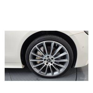 Mercedes-Benz Classe E E450 4MATIC Cabriolet Modèle Juillet 2023 avec 52 745 km Boîte de vitesses automatique Volant à gauche Caméra arrière - Product Image 5