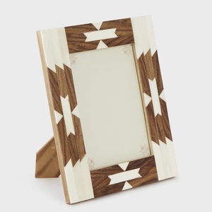 Cadre photo en bois naturel fait main pour la décoration murale de la maison, support photo pour salon, chambre, bureau, bois décoratif - Product Image 1