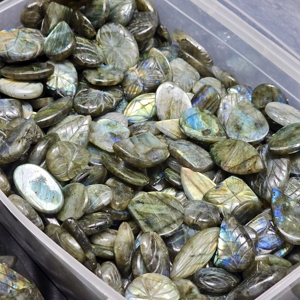 Lot de cabochons multi-labradorite sculptés naturels, pierres précieuses sculptées pour la fabrication de bijoux, taille libre, vente en gros de pierres précieuses - Product Image 6