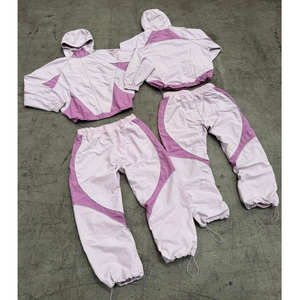 Ensemble de survêtement sportif léger pour homme avec logo personnalisé, veste coupe-vent en nylon froissé patchwork et pantalon de jogging 2 pièces - Product Image 1