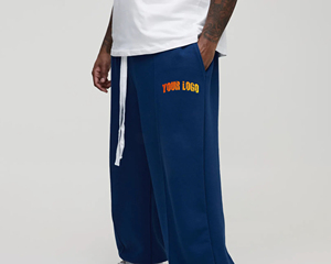 Pantalones Deportivos Azul Marino para Hombre, Bordados, con Cintura Ajustable con Cordón y Logotipo en la Pierna Derecha, Estilo Casual - Product Image 1