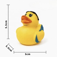 Canards en caoutchouc vinyle personnalisables avec logo, canardons colorés qui couinent, jouets de plage et de piscine pour compétitions et jeux de fête