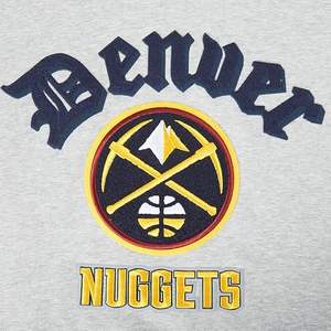 เสื้อฮู้ดดี้ทรงครอปสไตล์อังกฤษโบราณ ผ้าฝ้าย 100% ODM โลโก้ด้านหน้า เป็นมิตรกับสิ่งแวดล้อม - Product Image 5