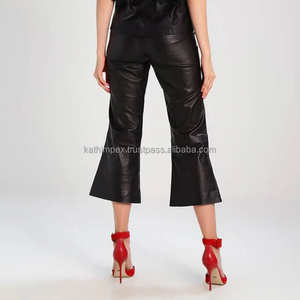 Pantalones acampanados recortados de piel sintética de cintura alta para mujer negra a la moda con cierre de cremallera elegante para un aspecto informal - Product Image 3