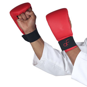 ถุงมือคาราเต้แบบกำหนดเองได้ ทนทาน น้ำหนักเบา และสวมใส่สบาย สำหรับการฝึกศิลปะการต่อสู้ระดับมืออาชีพ - Product Image 1