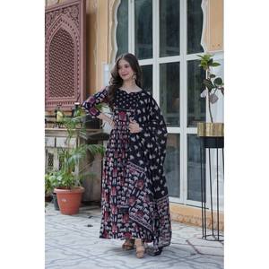 Hermoso Salwar Kameez de Algodón para Fiestas, Talla XL, Top y Pantalón con Dupatta, Elegante Ropa de Fiesta - Product Image 5