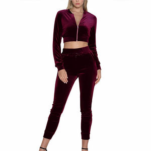 Ensemble crop top zippé à capuche et pantalon pour femme, survêtement crop top zippé à bretelles latérales pour femme, grandes tailles en gros - Product Image 1