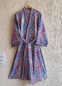 Kimono de Algodón con Estampado Floral Hecho a Mano, Túnica de Verano, Kimono Corto Talla Única, Cubrebaño Hecho a Mano para la Playa - Product Image 6