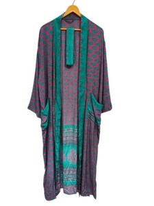 Robe kimono d'été faite à la main en soie patchwork grande taille, style sari indien vintage en tissu recyclé, tenue de nuit longue et ample - Product Image 4