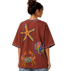 เสื้อยืดโอเวอร์ไซส์สีน้ำตาลกาแฟสำหรับผู้หญิง พิมพ์ลายมหาสมุทรสีสันสดใส สไตล์ลำลอง ผ้าฝ้าย สตรีทแวร์ ใส่สบายช่วงฤดูร้อน ทรงหลวม รับผลิตตามสั่ง ขายส่ง - Product Image 2