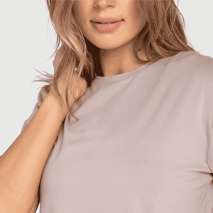 เสื้อยืดคอกลมแขนสั้นทรงปกติสำหรับผู้หญิง ผ้าฝ้าย 100% คุณภาพสูง ถักทอแบบเป็นมิตรต่อสิ่งแวดล้อม สวมใส่สบาย เหมาะสำหรับฤดูร้อน พร้อมโลโก้แบบกำหนดเอง - Product Image 5