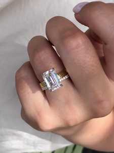 แหวนหมั้นทองคำแท้ 10K 14K 18K ทรงเหลี่ยมมรกต ประดับด้วยพลอย VS ที่เพาะเลี้ยงในห้องปฏิบัติการ แหวนแต่งงาน เครื่องประดับสั่งทำพิเศษ ผู้จำหน่ายเครื่องประดับคุณภาพสูงจำนวนมาก - Product Image 3