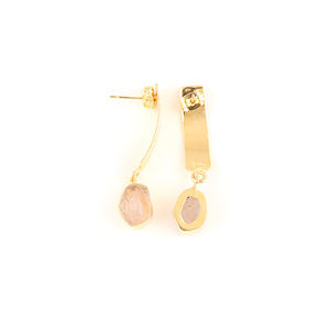 Pendientes de gota con granate natural sin tallar y cuarzo rosa, chapados en oro de 18k, de latón texturizado, para mujer. - Product Image 5