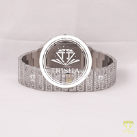 Montre Moissanite Designer Rainbow Roman Dial avec des pierres VVS serties à la main et un style inspiré des bijoux de luxe
