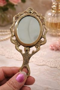 Vintage Pure Brass Handheld Mirror with Handle Antique Gold Finish Decorative Makeup Vanity Mirror - Product Image 3