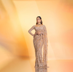 Dernières créations Sterling, ensemble Sharara Gharara Kurti indien brodé, tissu en velours de viscose lourd, magnifique designer pakistanais - Product Image 1