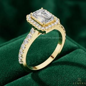 Anillo de Compromiso de Lujo en Oro Amarillo de 14K con Corte Esmeralda y Halo de Diamantes Blancos Cultivados en Laboratorio, Certificado IGI VVS1, Joyería Fina para Mujer - Product Image 5